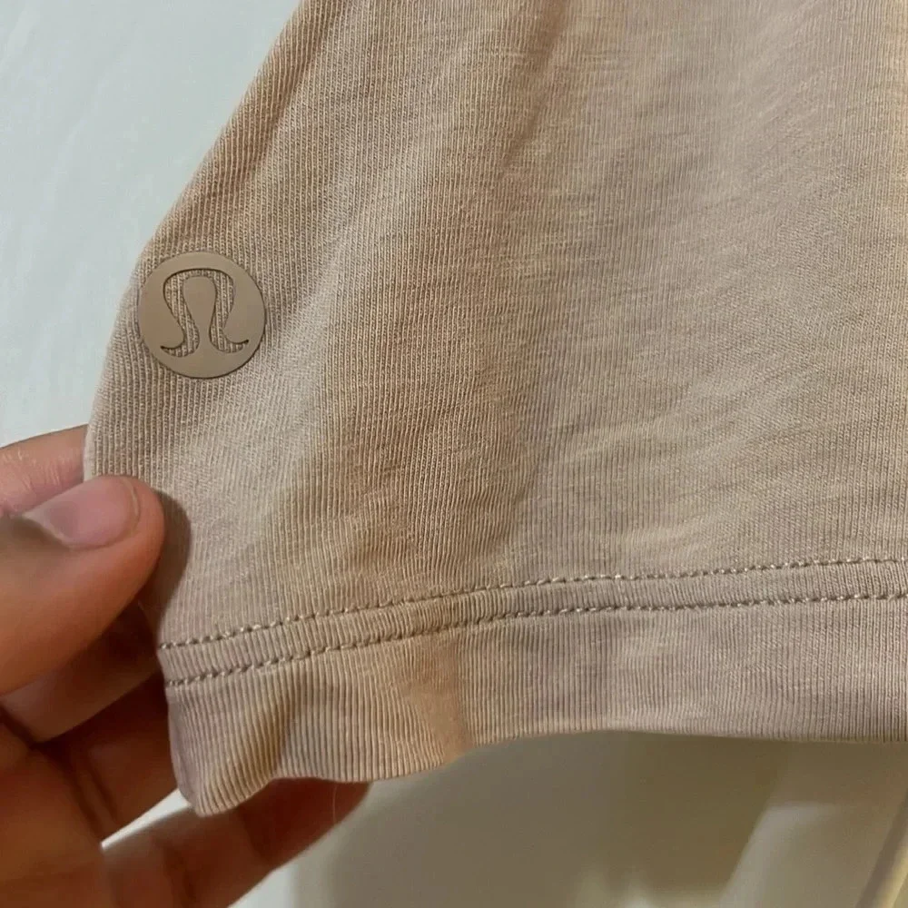 Lululemon crop shirt